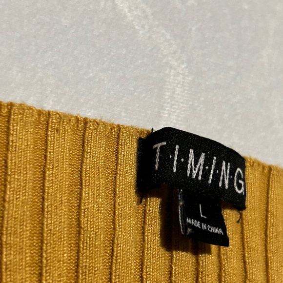 NEW MUSTARD OFF THE SHOULDER CROP SWEATER YELLOW - TIMING SWEATER - Picture 3 of 5